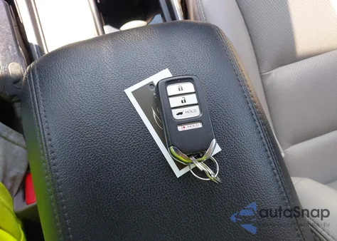 2016 Honda Cr-V Touring z USA, uszkodzony, nr VIN 5J6RM4H97GL097321